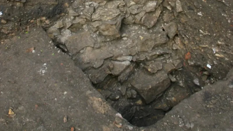 Archeologický nález v Thunovské ulici