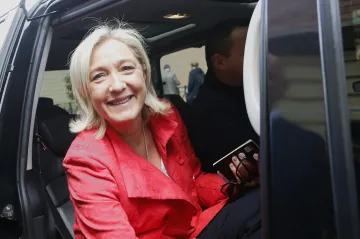 Nacionalisté slaví: Le Penová volá po rozpuštění francouzského parlamentu