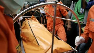 Tělo oběti výbuchu v Jakartě