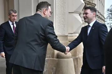 Babiš uvádí ministry do úřadů