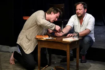 Verlaine a Rimbaud se ničí láskou v ostravské Aréně