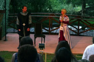 Vystoupení ochotníků v jihočeském Vadkově