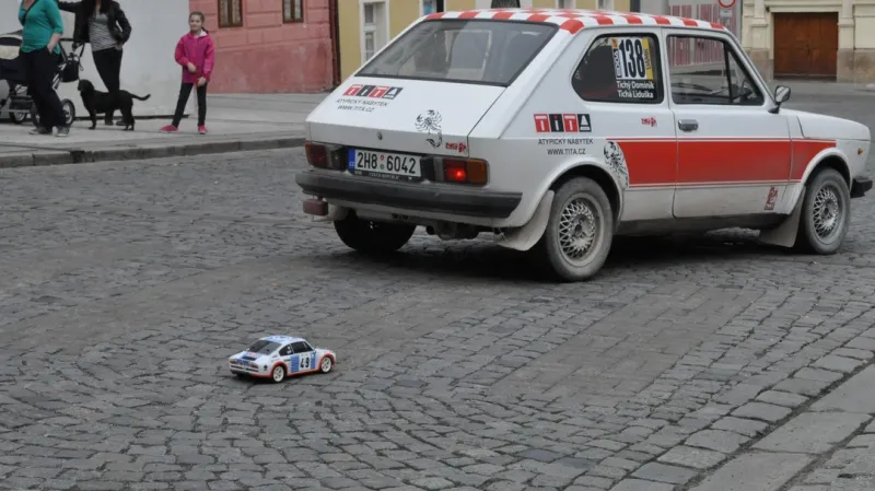 Rallye Praha Revival - časová kontrola v Lounech