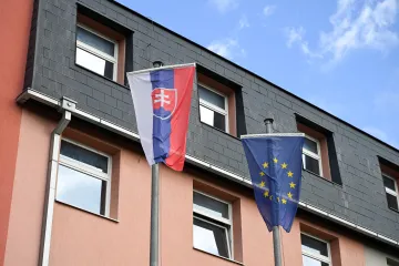 EK zahájila řízení s Bratislavou kvůli zrušení úřadu pro ochranu whistleblowerů