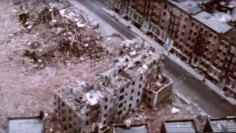 Záběr z dokumentu „What Happened When The Lights Went Out“