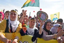 Turecko znovu zaútočilo na Kurdy, na Rýnu proběhla nesouhlasná demonstrace