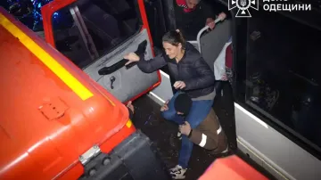 Ukrajinští záchranáři pomáhají při záplavách v Oděse a okolí