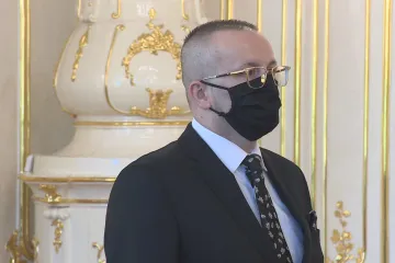 Současný i bývalý šéf slovenské tajné služby SIS budou stíháni na svobodě