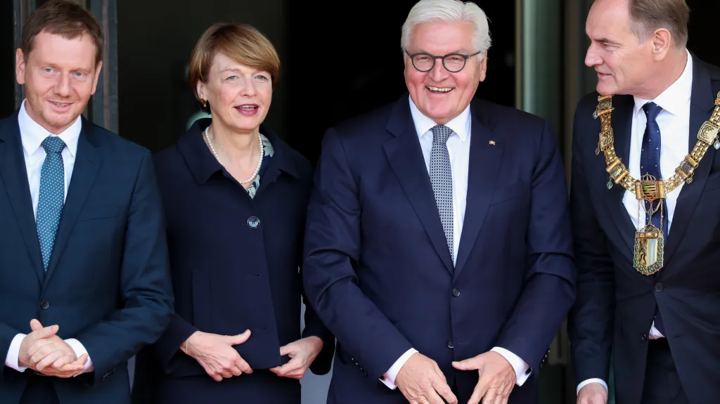 Frank-Walter Steinmeier (druhý zprava) na oslavách 30 let svobody