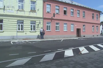 V Krnově řeší nepovedenou rekonstrukci dvou ulic, některým rodinám zatéká do domů