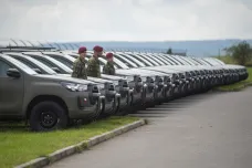 Nové toyoty české armády za miliardu musí na opravy motorů