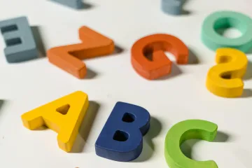 Generace si někdy přestávají rozumět, říkají k proměnám češtiny jayzykovědci