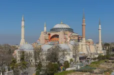 Papež vyjádřil roztrpčení nad přeměnou istanbulského chrámu Hagia Sofia na mešitu