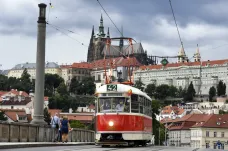 Mezi vyhledávanými turistickými cíli v Praze budou celé prázdniny jezdit turistické tramvaje
