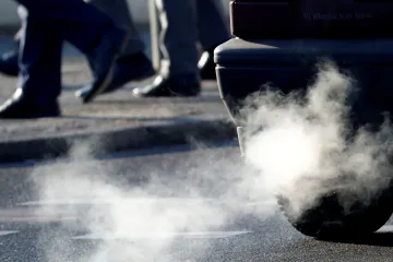 Europoslanci schválili emisní normu Euro 7. Automobilkám dá více času připravit se na přísnější pravidla