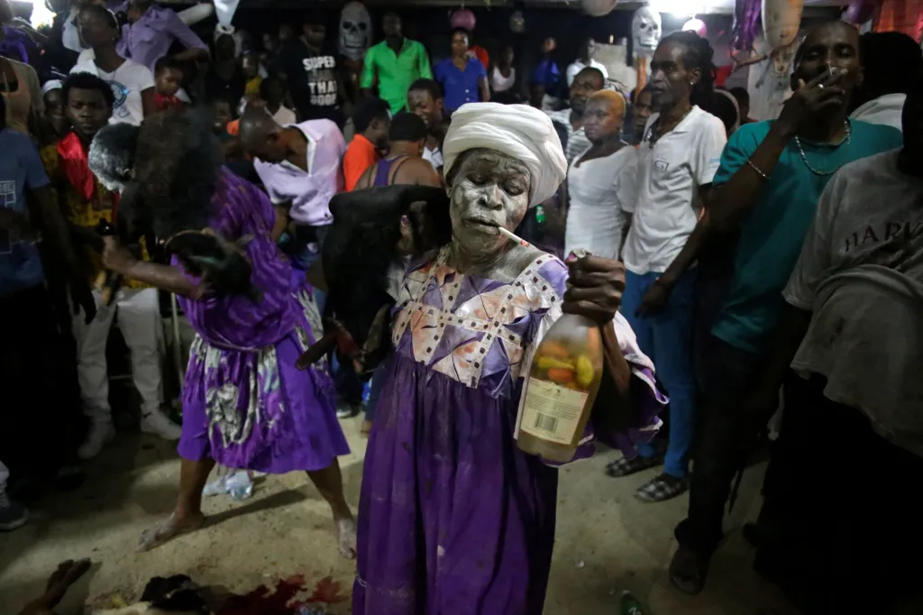 Vyznavači voodoo na Haiti oslavili svátek smrti