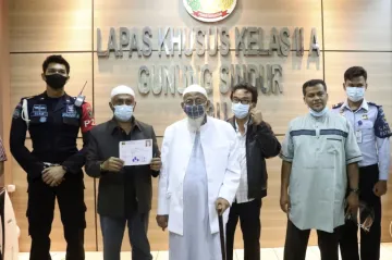 Indonésie propustila z vězení radikálního duchovního Bashira, který je spojovaný s útoky na Bali