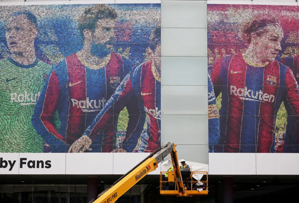 Odchod fotbalisty Lionela Messiho z Barcelony se stal sportovní událostí posledních let