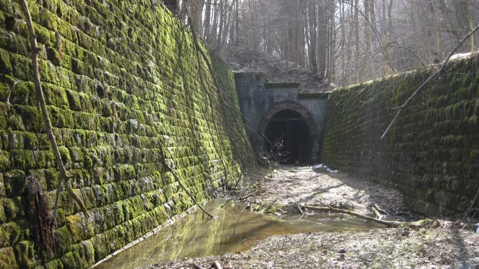 Tunel na Gemerských spojkách