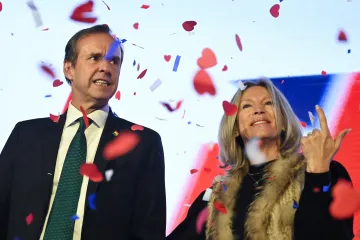 První kolo prezidentských voleb v Bolívii ovládli dle průzkumu dva pravicoví kandidáti