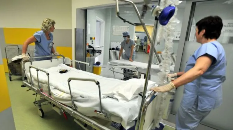 Peníze nejsou jediným důvodem, proč lékaři odcházejí za hranice