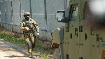 Polský voják na hranici s Běloruskem