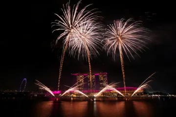 Svět vítá příchod roku 2026, slaví už i Čína