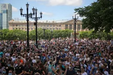 Tisíce Rusů demonstrovaly na podporu zadrženého chabarovského gubernátora