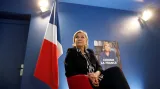 Macron a Le Penová: Poslední šance pro sběr podpory