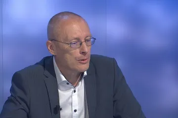 Díky mírnějšímu průběhu i chytré karanténě už nemusí být opatření proti covidu tak brutální, tvrdí Prymulův nástupce Šedo