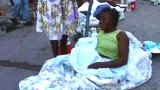 Tisíce Haiťanů strávily druhou noc po zemětřesení na ulicích