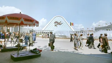 Světová výstava Expo 58 v Bruselu. Jeden z pohledů na náměstíčko uprostřed belgických pavilonů.