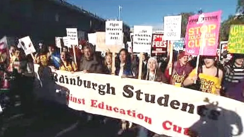 Protesty proti zvyšování školného