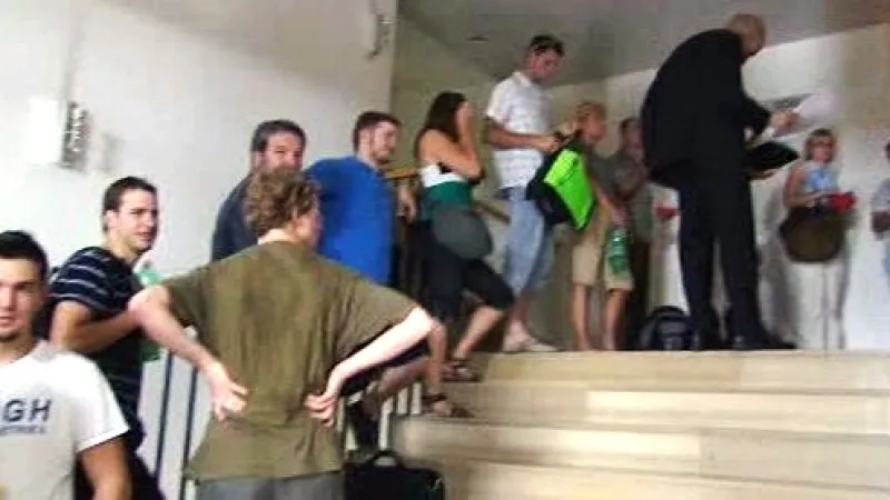 Češi ve frontě na kanadské vízum