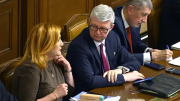 Zleva ministryně financí Alena Schillerová, ministr průmyslu a obchodu Karel Havlíček a premiér Andrej Babiš (všichni ANO)