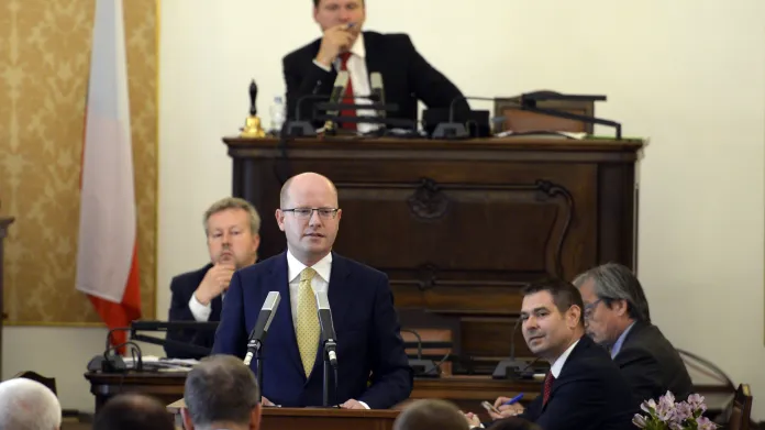 Premiér Bohuslav Sobotka (ČSSD) vystoupil na schůzi sněmovny kvůli memorandu o těžbě lithia
