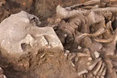 V Přibicích odkrývají stovky hrobů habánů. První kost vykopali už před 40 lety
