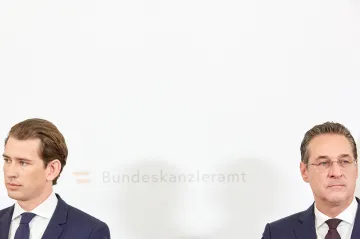 Nenávistné výroky či útoky na média. Skandály FPÖ provázely rakouskou vládu od počátku