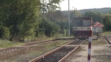 Motorový vlak na nádraží