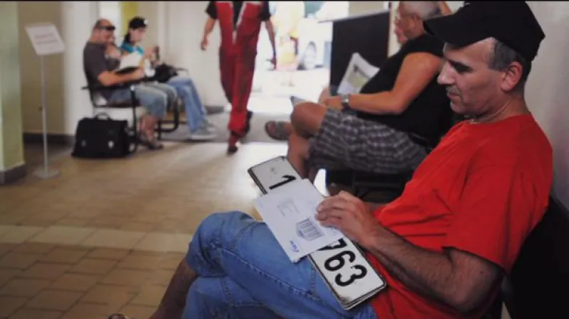 Centrální registr vozidel na řadě míst zkolaboval