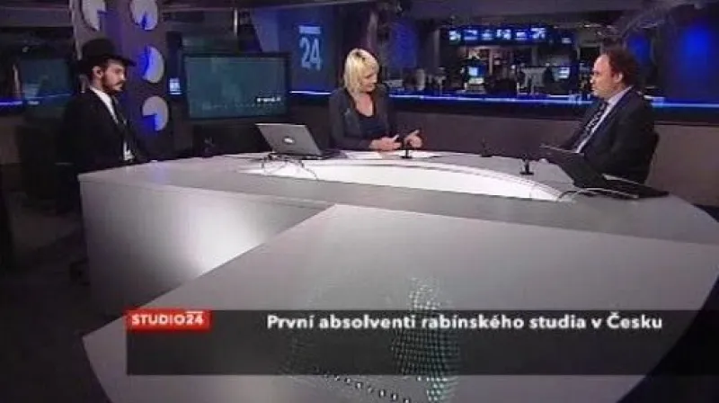 Absolvent Josef Gruzman a Tomáš Jelínek ve Studiu ČT24