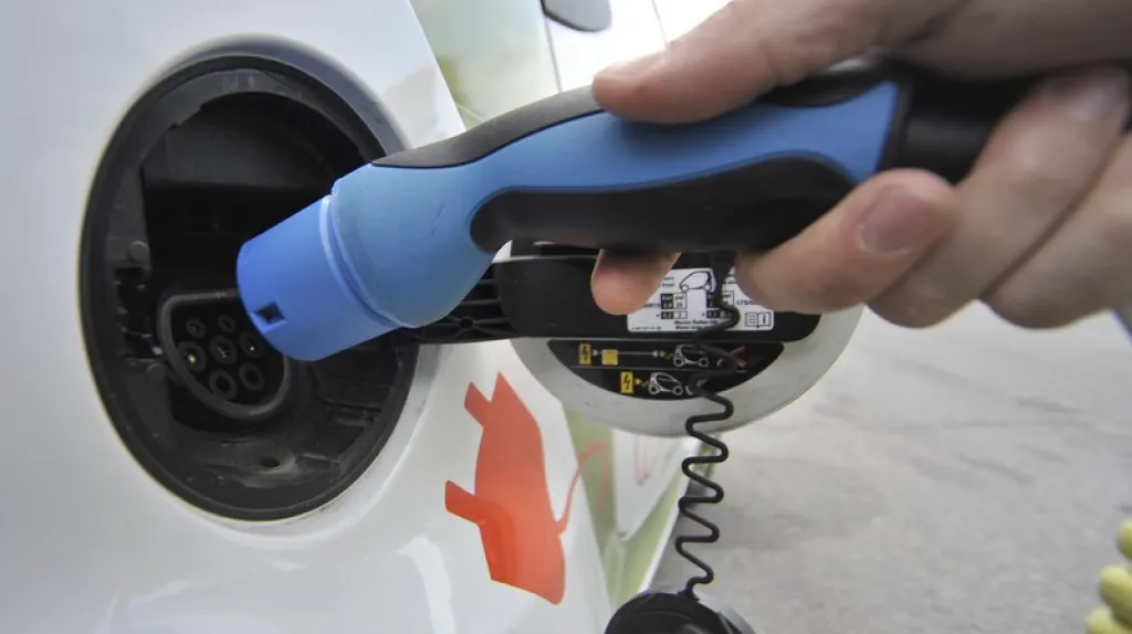 Dobíjení elektromobilu