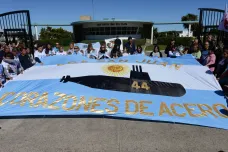 Nemáme peníze, ponorka zůstane na dně, oznámila Argentina. Příbuzní obětí zuří
