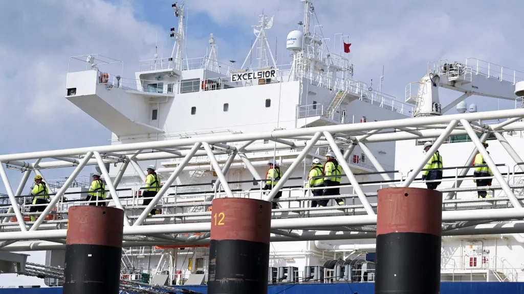 Plovoucí terminál pro LNG v německém Wilhelmshavenu (ilustrační foto)