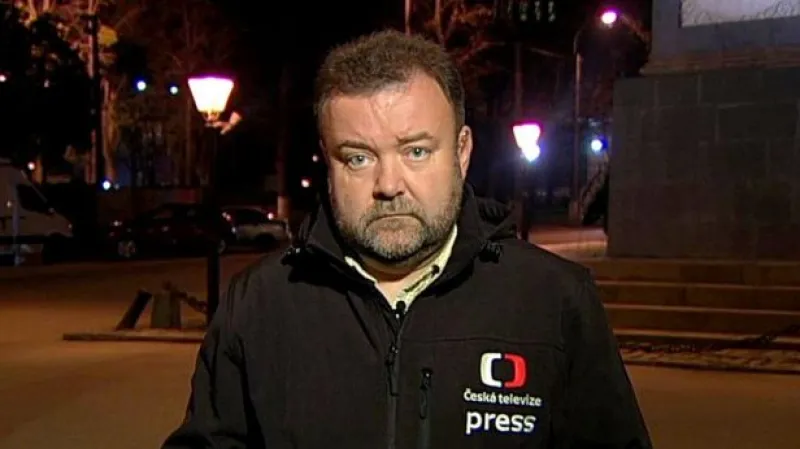 Karas: Lidé se marně snaží dostat do volebních místností