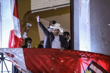 Peru má po více než týdnu výsledky prezidentských voleb. Více hlasů získal Castillo 