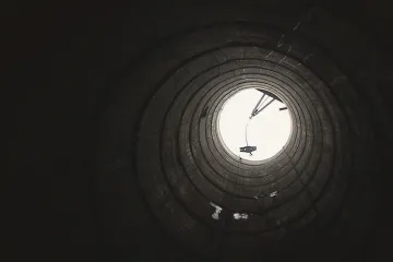 Když kanalizace vzniká hornickou metodou. Ostrava razila novou štolu rychlostí 1,5 metru za den