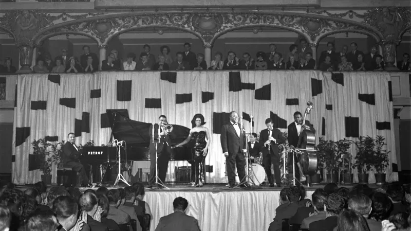 Armstronga v Praze doprovázela jeho kapela i manželka