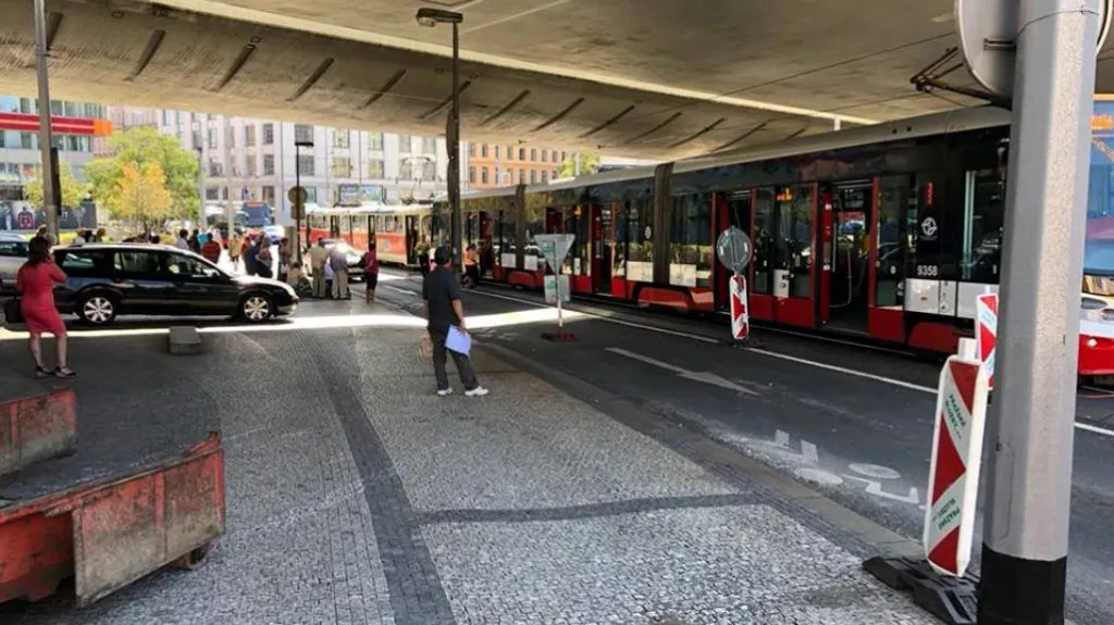 U Anděla se srazily dvě tramvaje