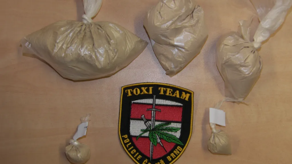Kriminalisté z TOXI týmu našli u Albánců 186 gramů heroinu